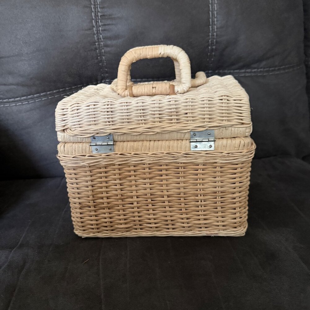Vintage Woven Rattan Mini Basket With Handle - Picture 3 of 6